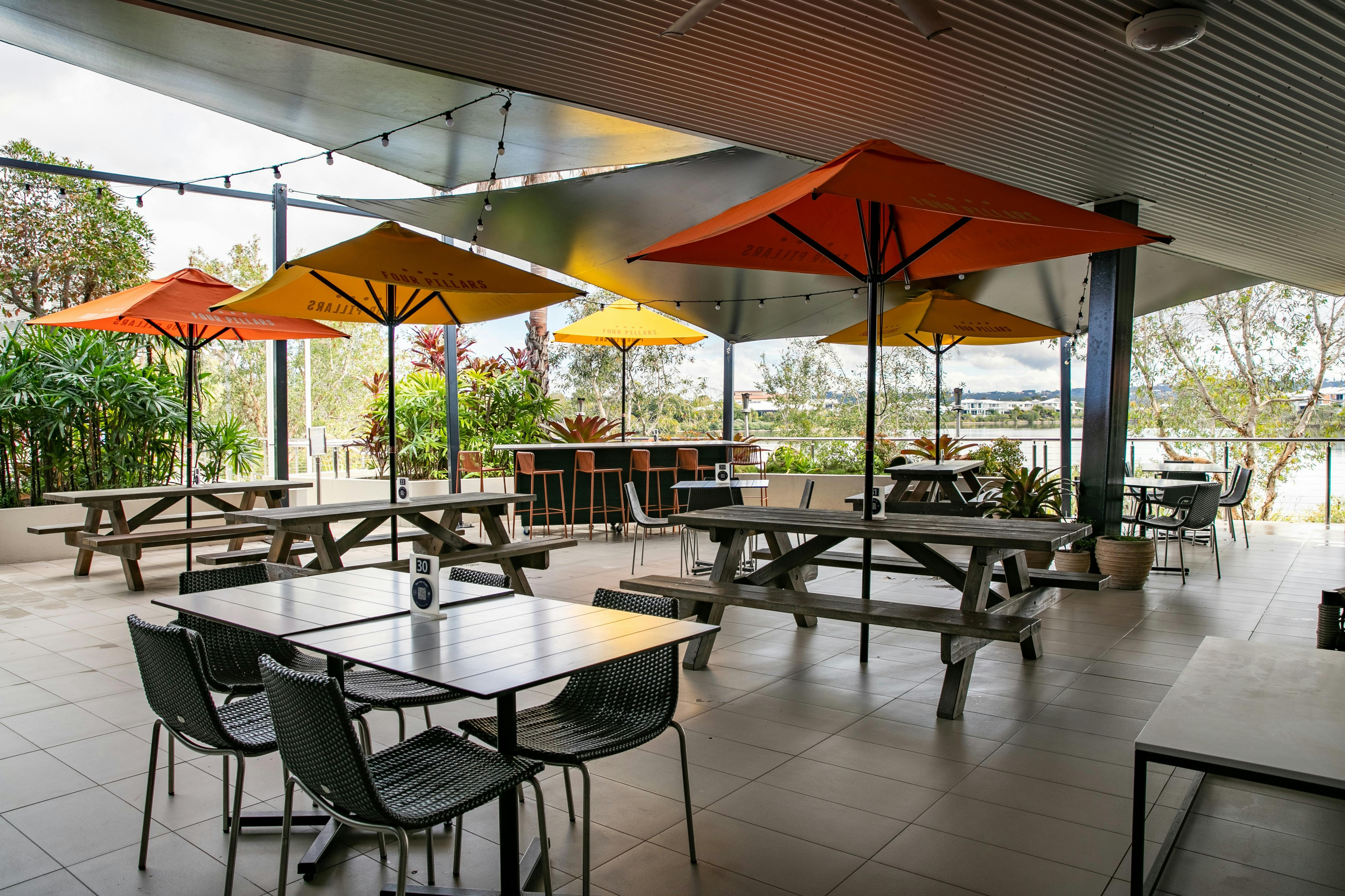 Brightwater Hotel Waterfront Deck