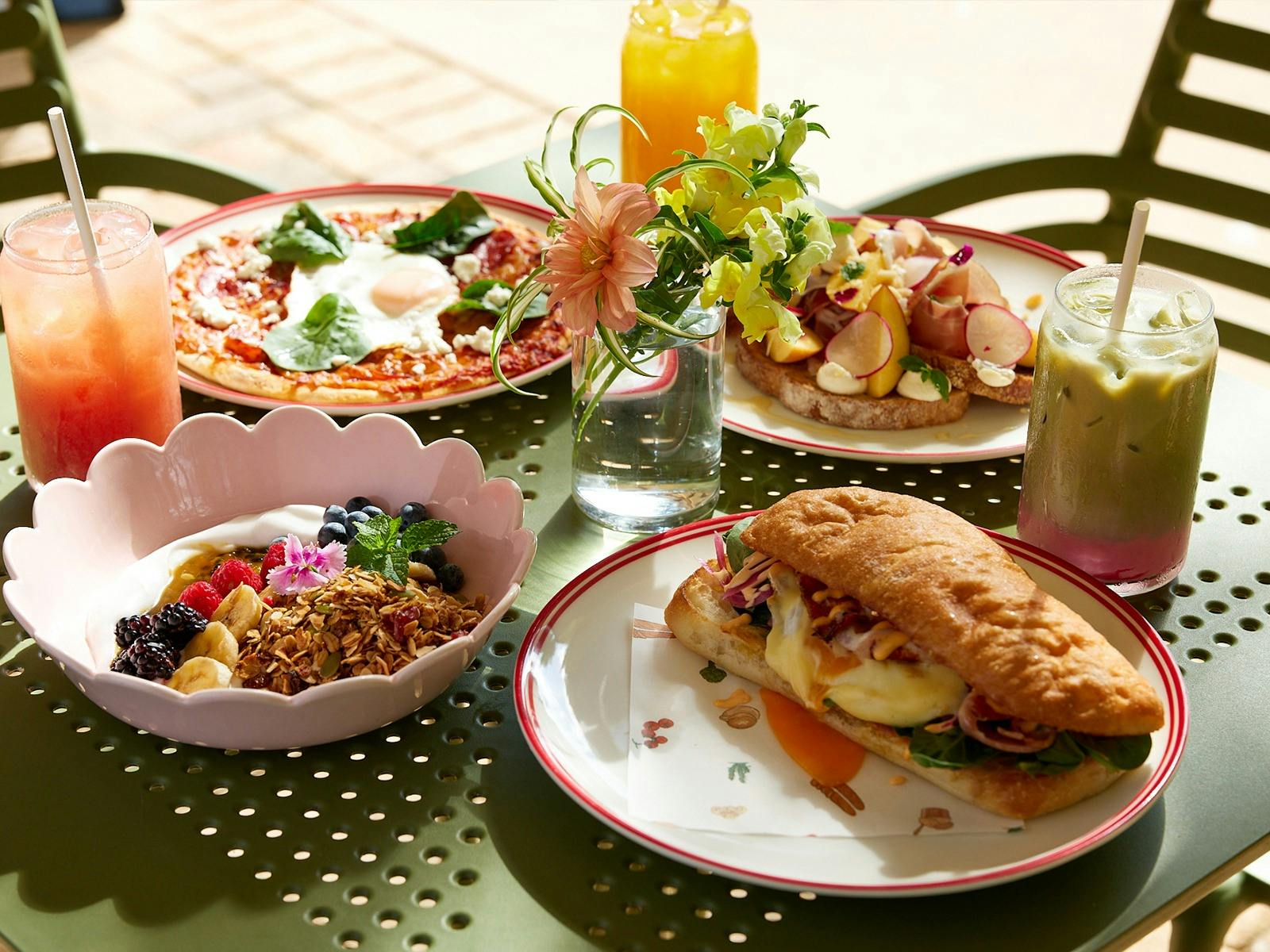 DONOVANS Link Eatery & Grounds