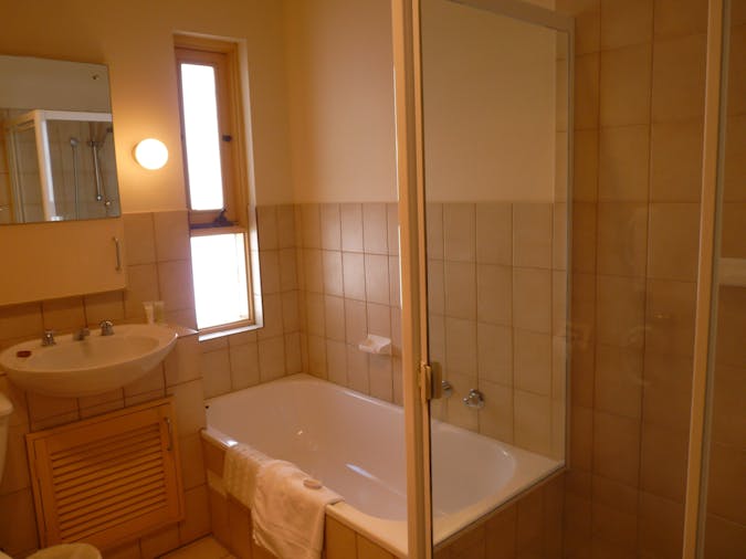 Adelaide Serviced Apartments William Townhouse