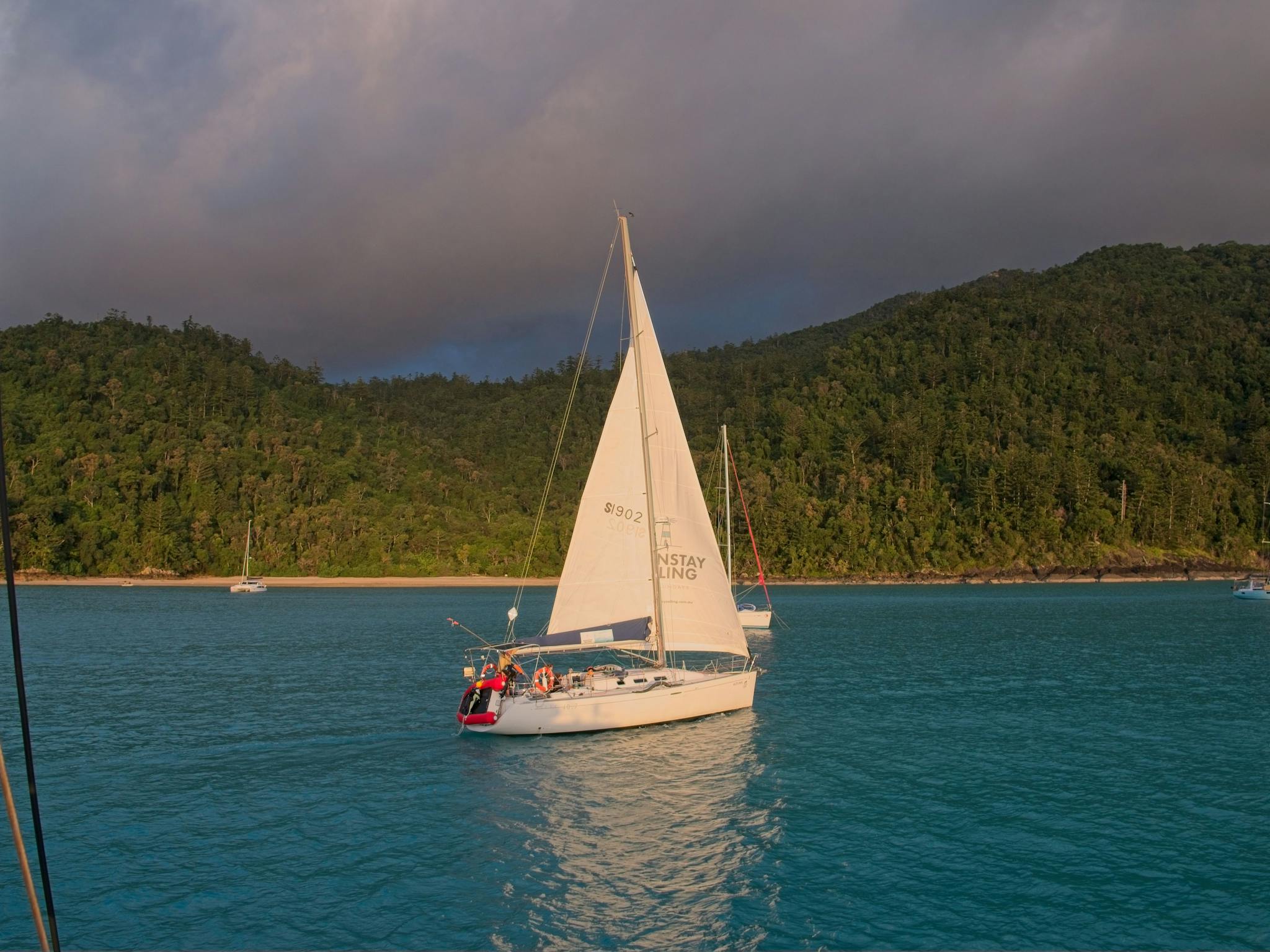 Mainstay Sailing - Whitsunday Islands Mainstay Sailing - Whitsunday Islands