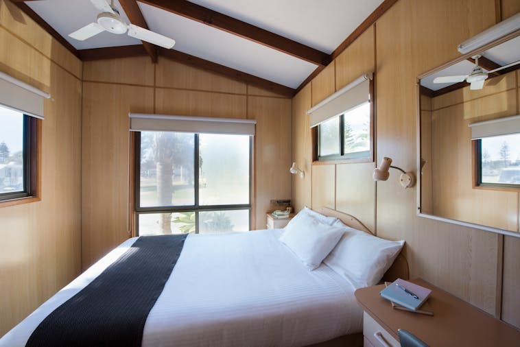 Tourist Cabins 5 Berth