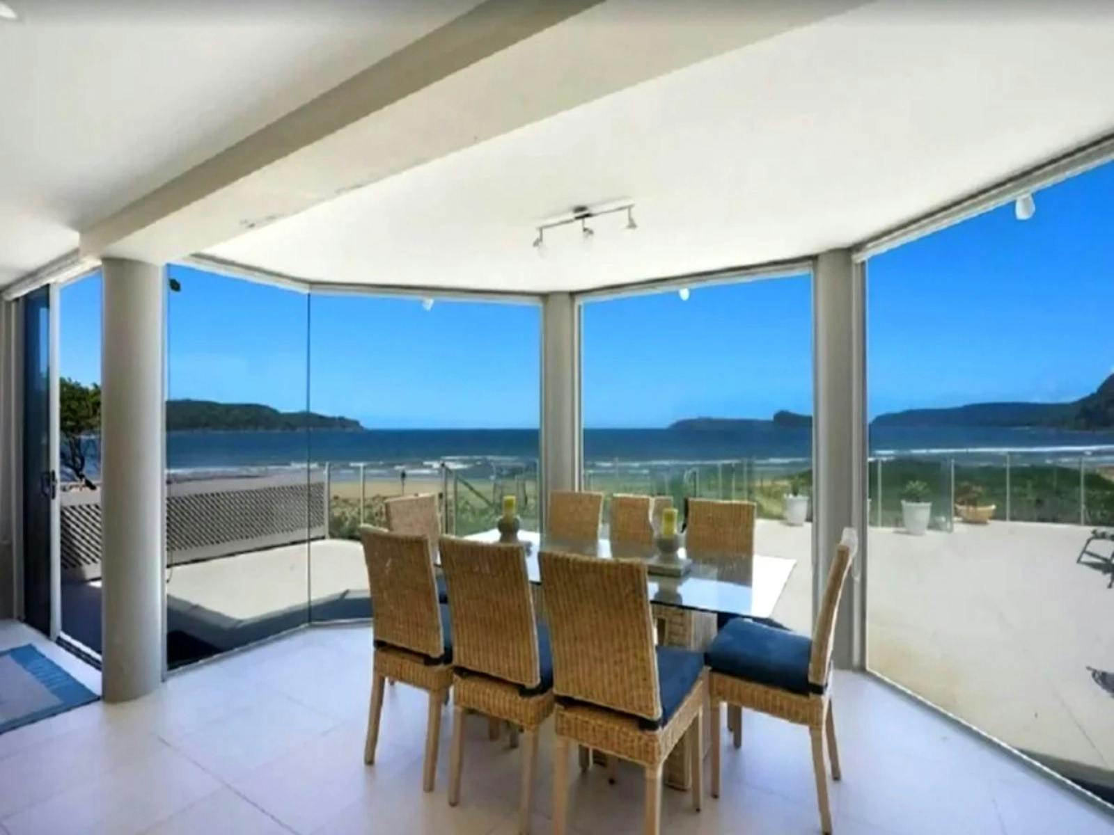 ユーミナビーチのエスプラネード沿いのビーチフロント