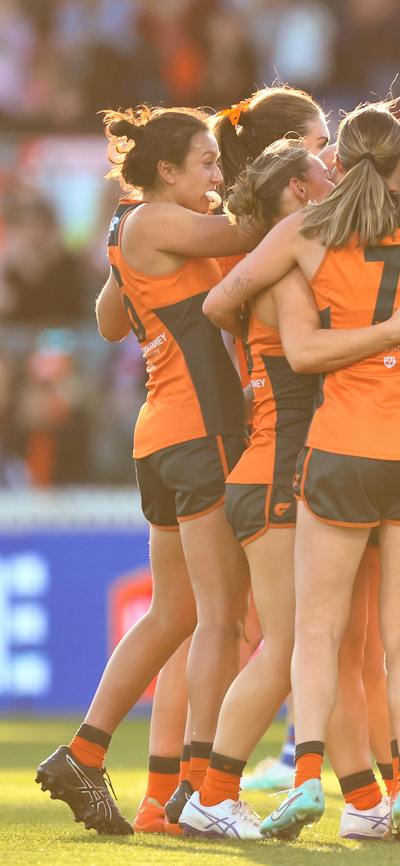 GIANTS AFLW Players Celebrating