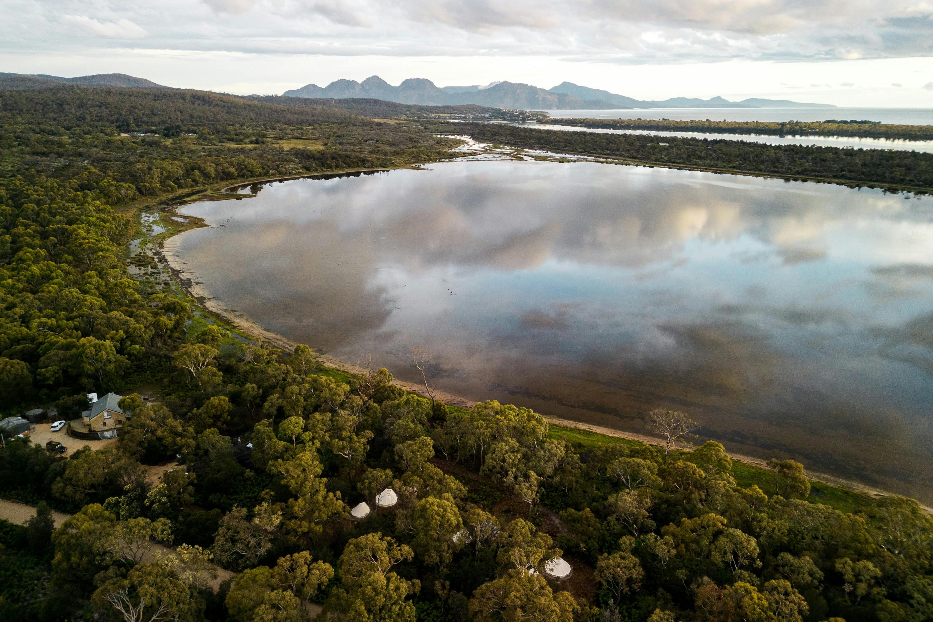 Private glamping located on pelican bay with views on the hazards