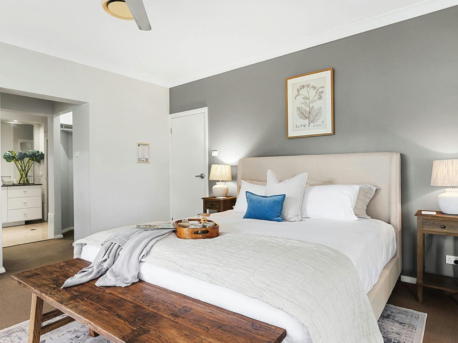 Lakeview Villa bedroom 1