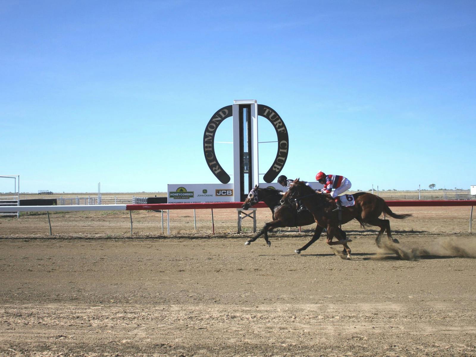 Richmond Turf Club - Ladies Day Races