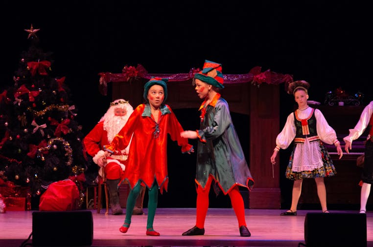 The Night Before Christmas by the Australian Classical Youth Ballet
