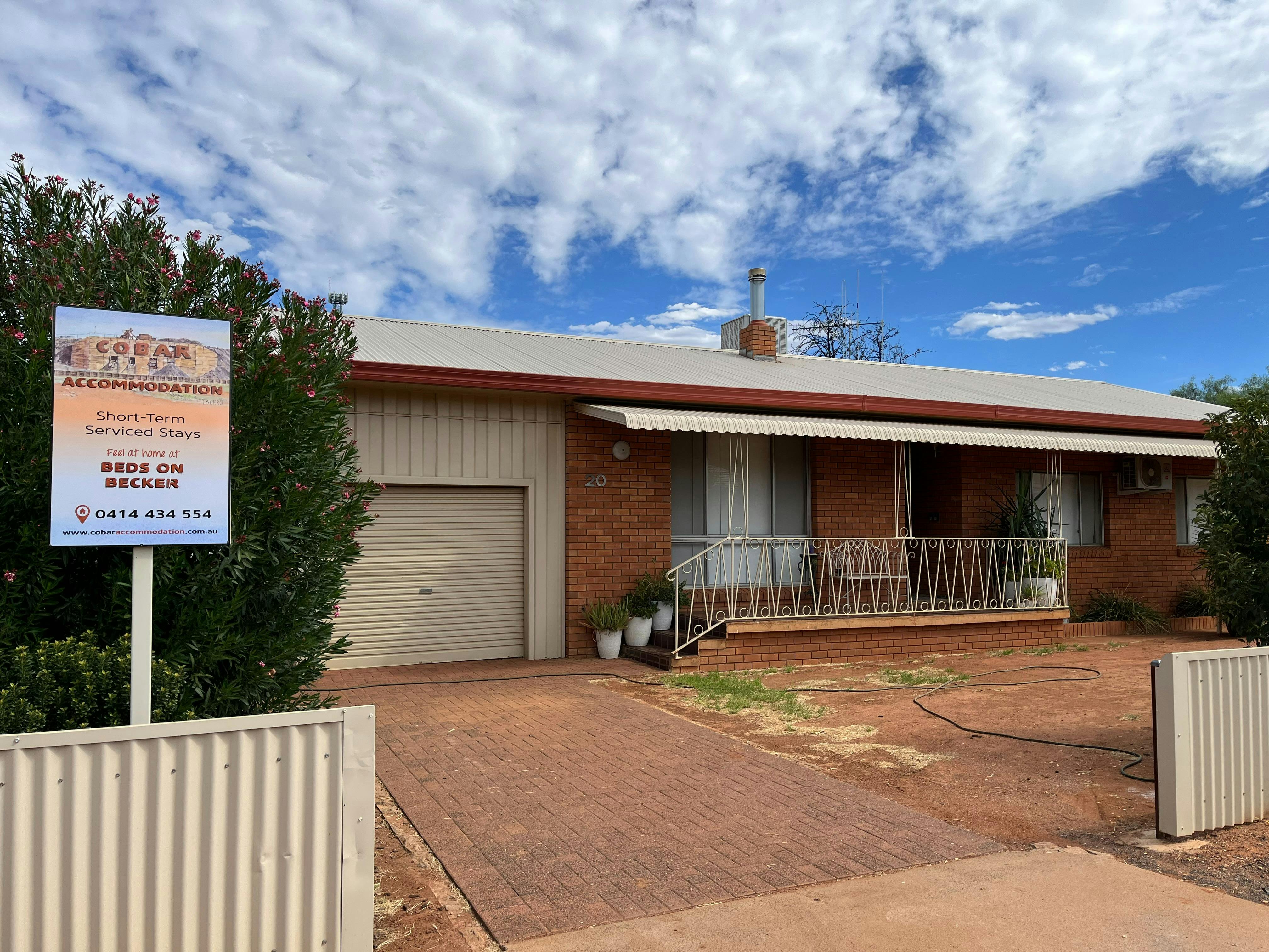 Cobar Accommodation - Beds on Becker