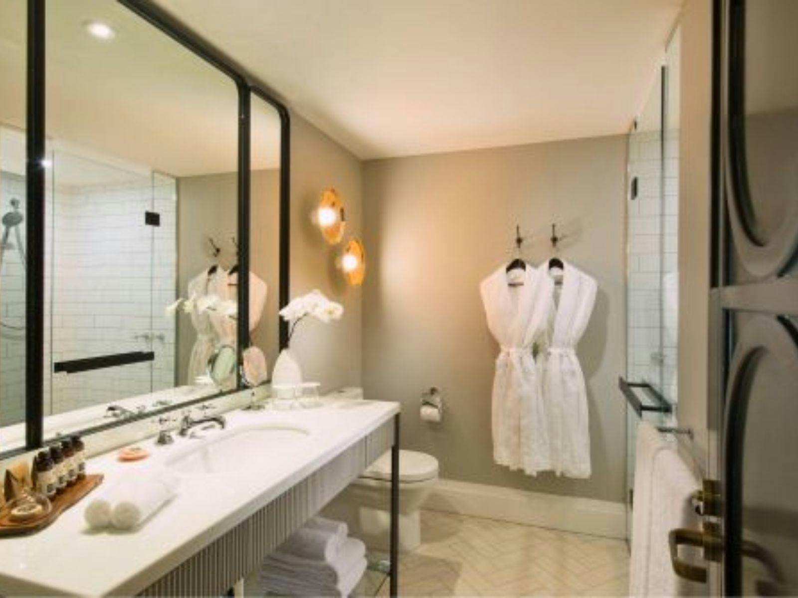 Mayfair Hotel Adelaide Bathroom