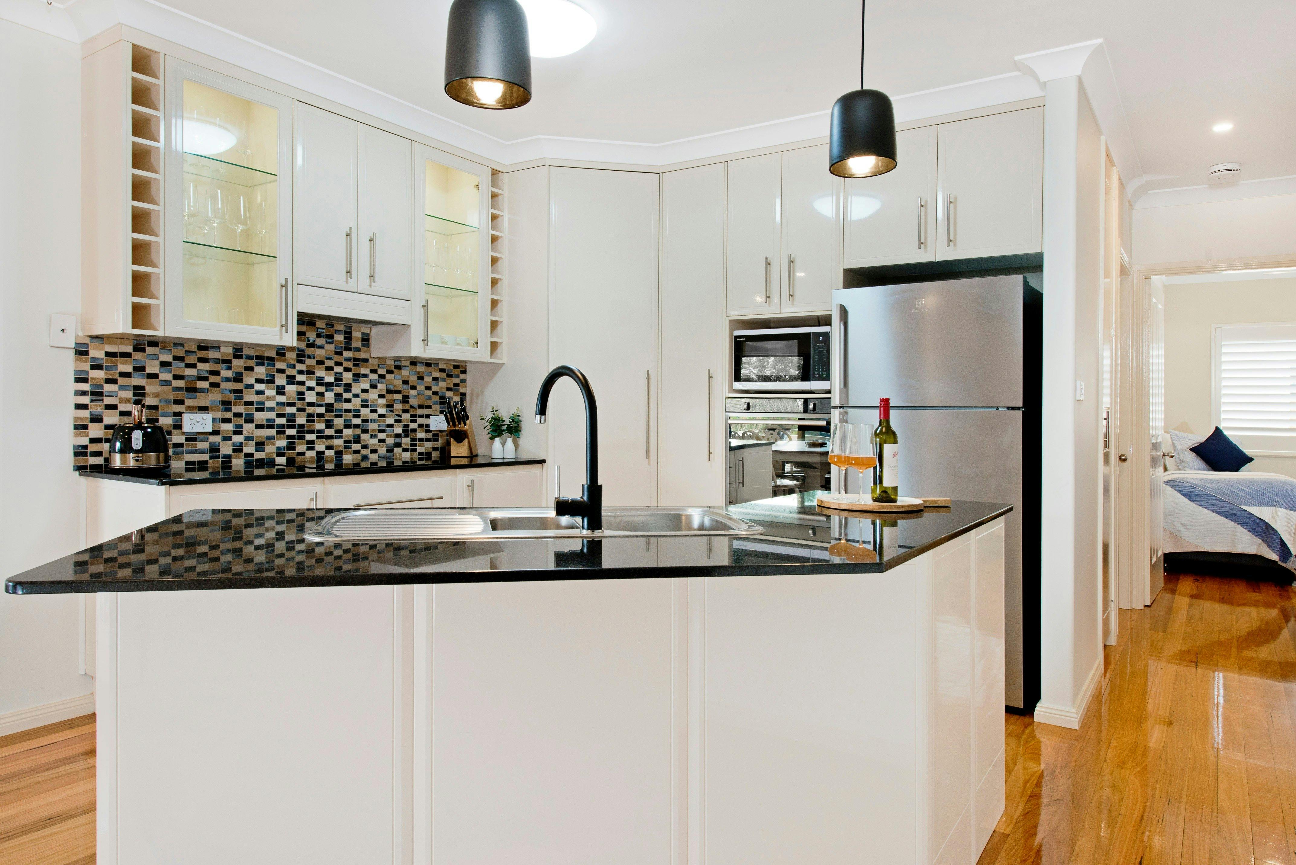 개방형 주방 및 식당