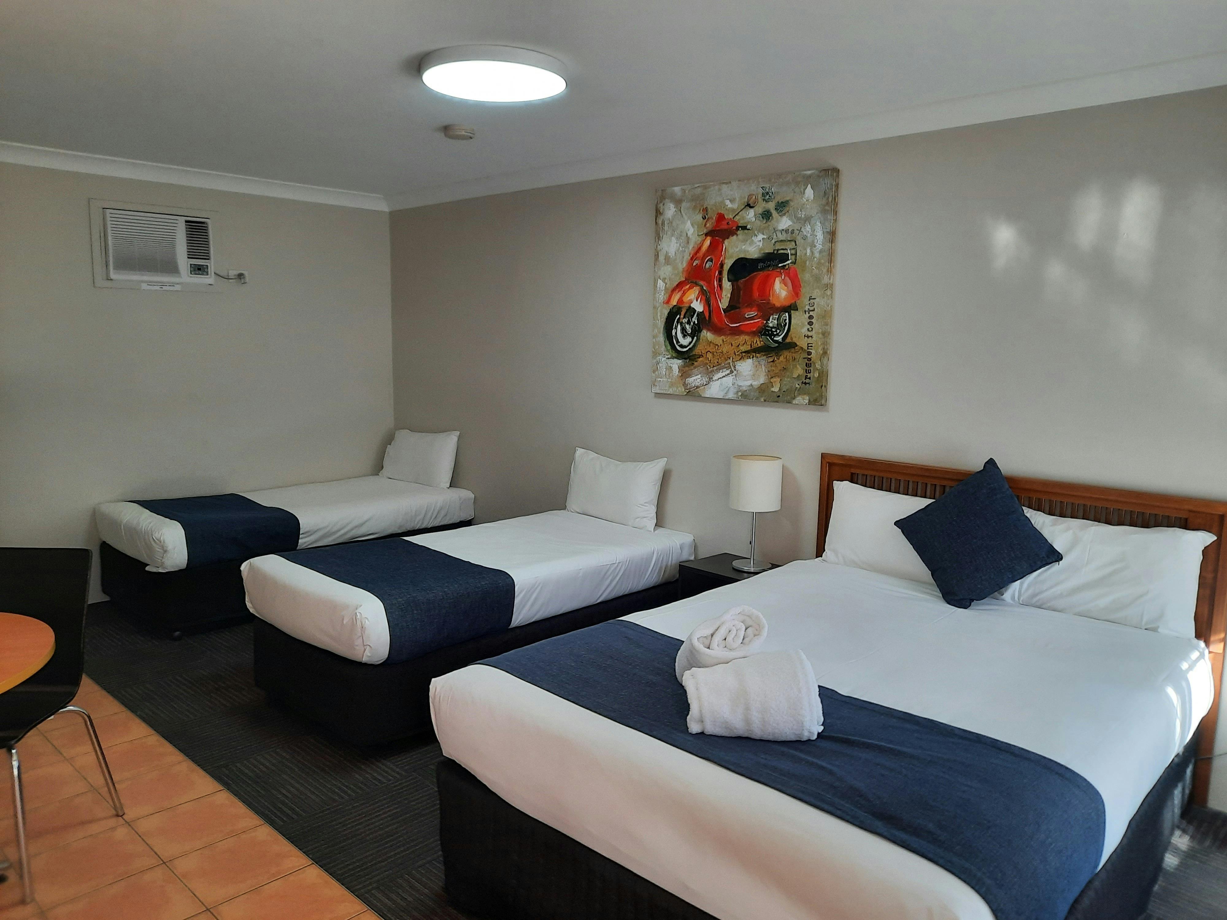 Deluxe - 2 Bedroom Apartment - Sleeps up to 7