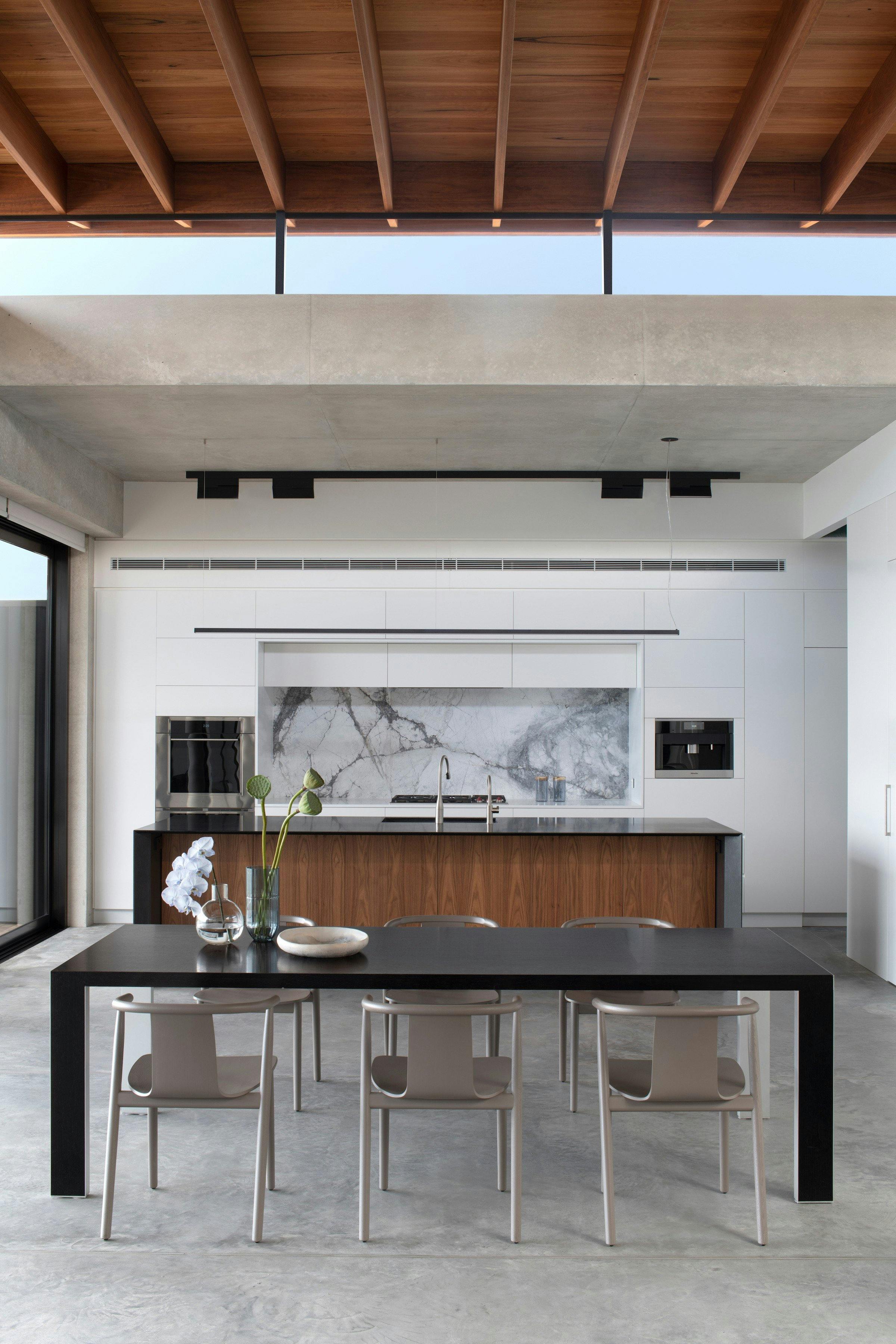 Die gut ausgestattete Küche