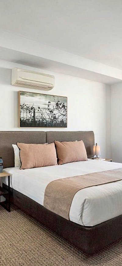 Quest Goulburn Queen size room with view
