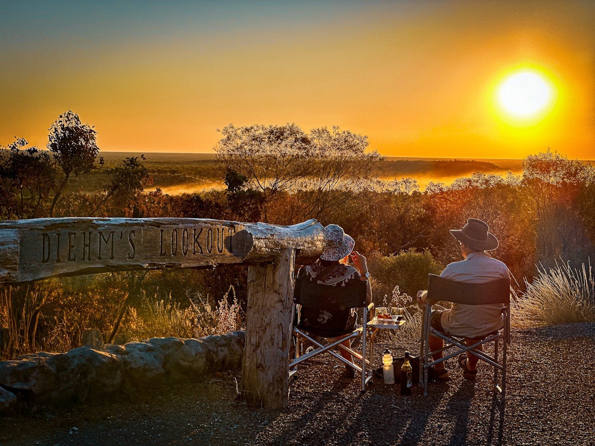 Diehm's Lookout, Queensland outback, sunset, golden views, horizon, endless vistas