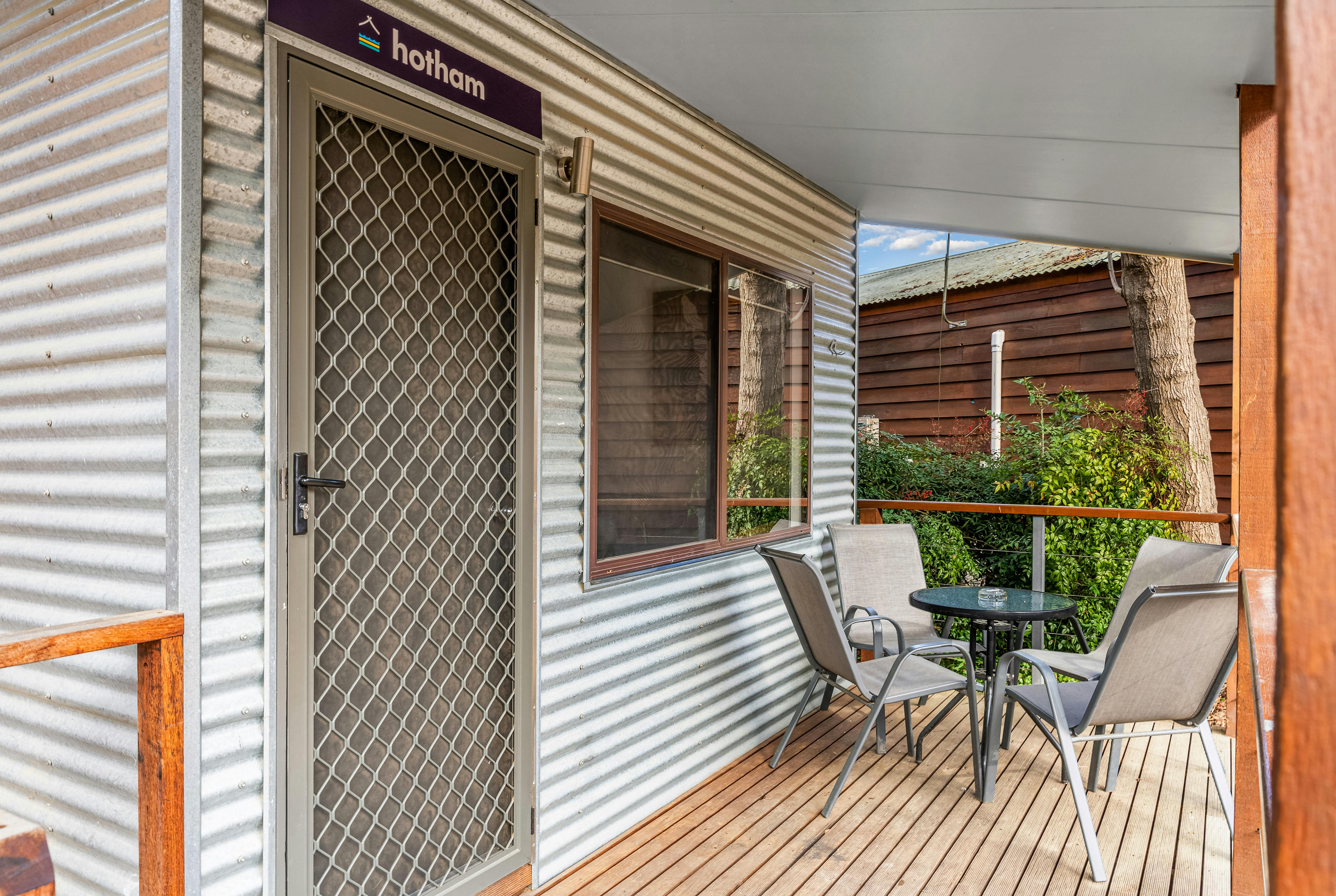 Pet Friendly Two Bedroom Cabin | Tasman Holiday Parks - Bright