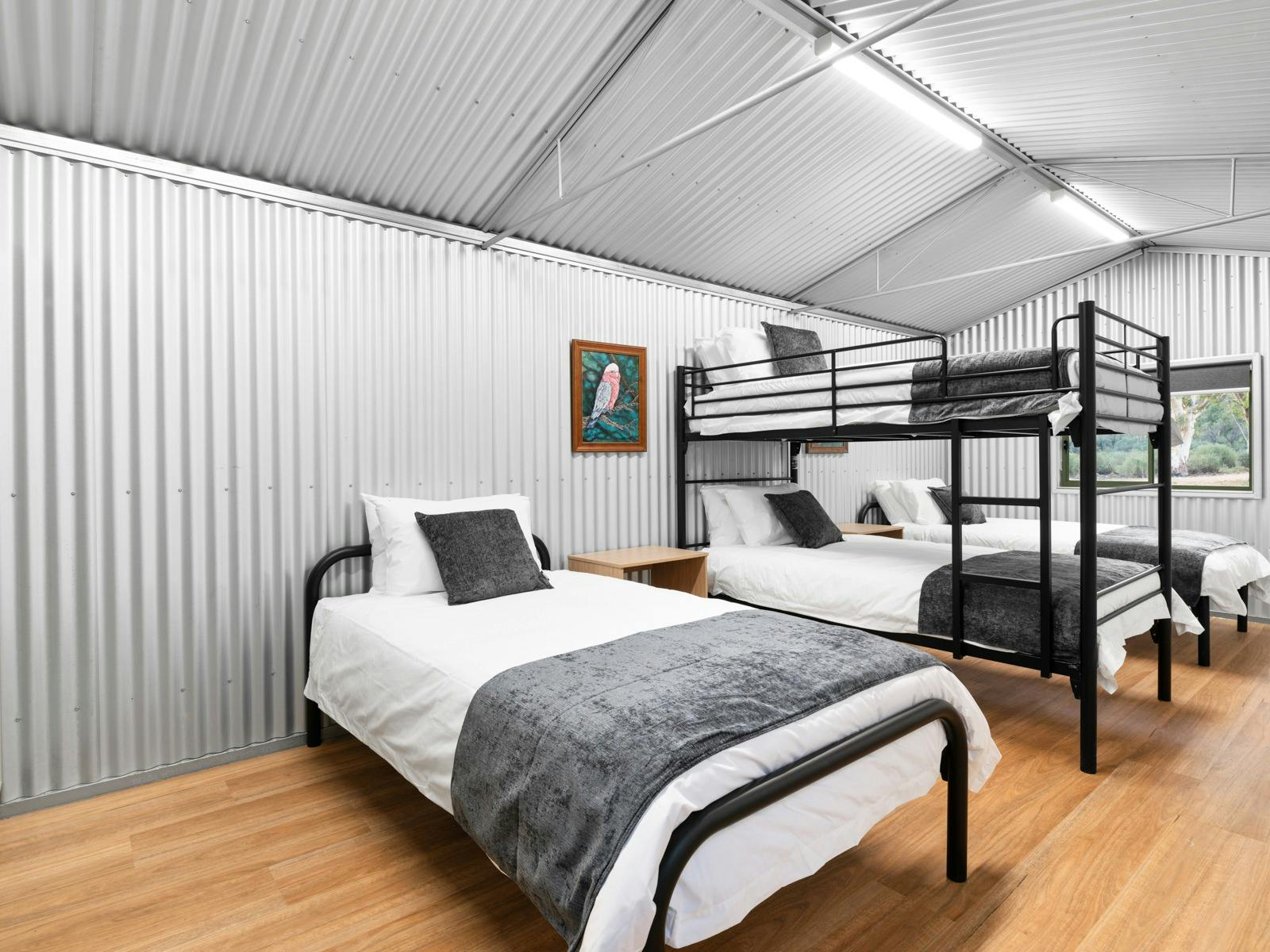 롯지 룸 1 - 공용 욕실 편의 시설을 갖춘 킹 싱글 침대 4개로 구성됨