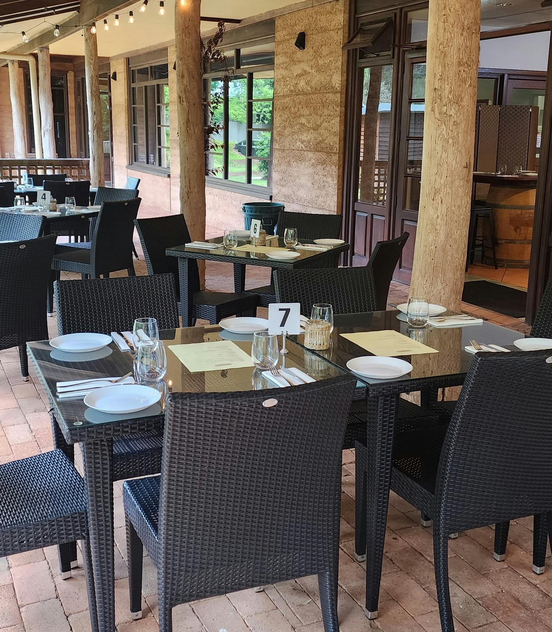 Alfresco/ outdoor seating area