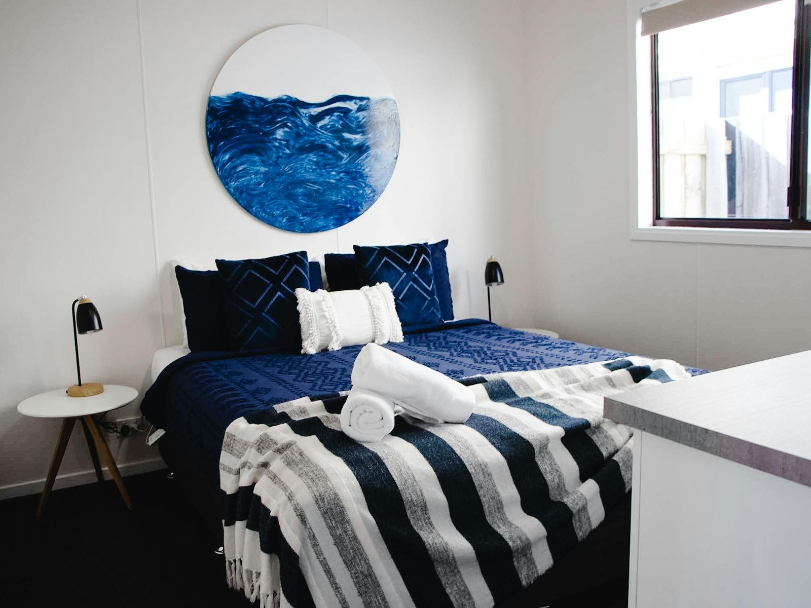 One Bedroom Self-contained Holiday Unit queen size bed