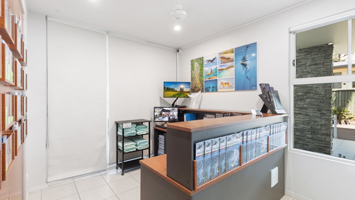 Akama Resort - Office