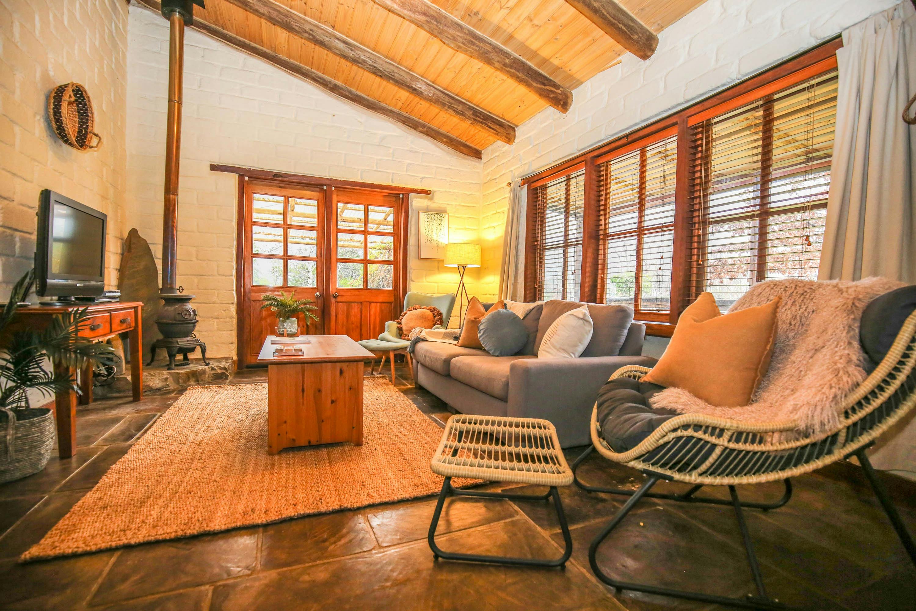 Family Group Couple Accommodation Bright Alpine Valley Getaways