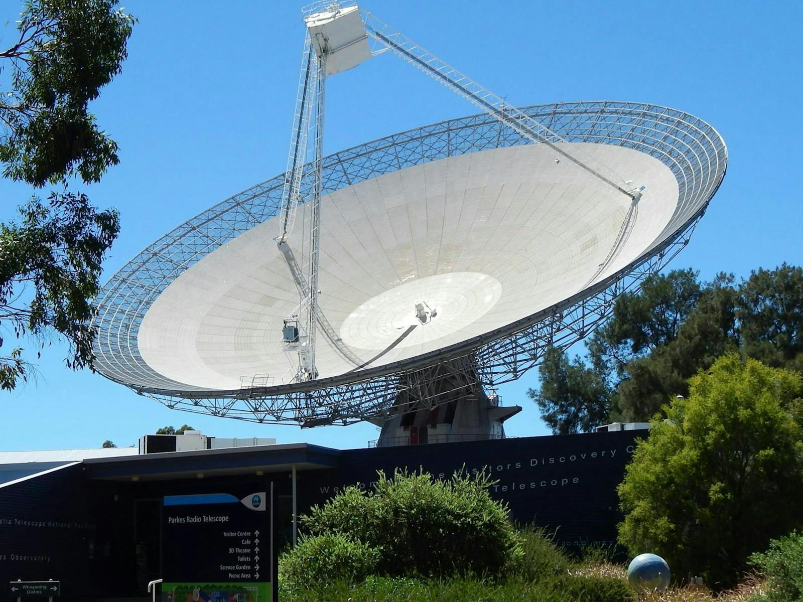 Radio telescope at Parkes NSW