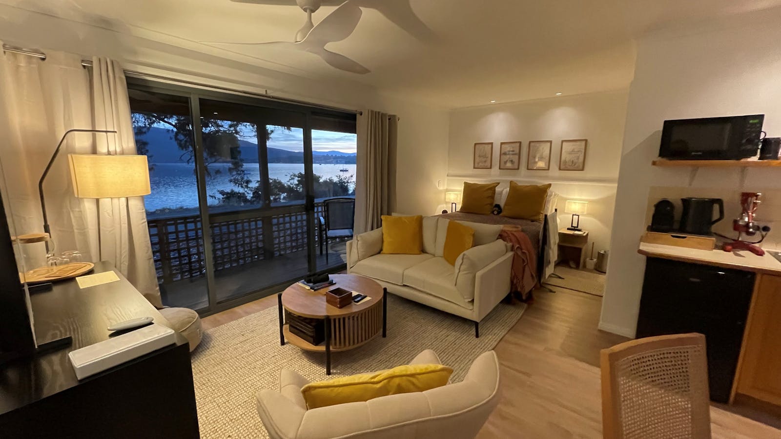 Bay View One Bedroom Studio Cabin