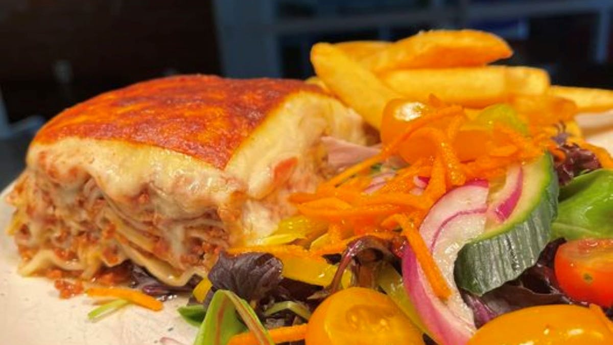 Serving delicious lunch and dinner meals