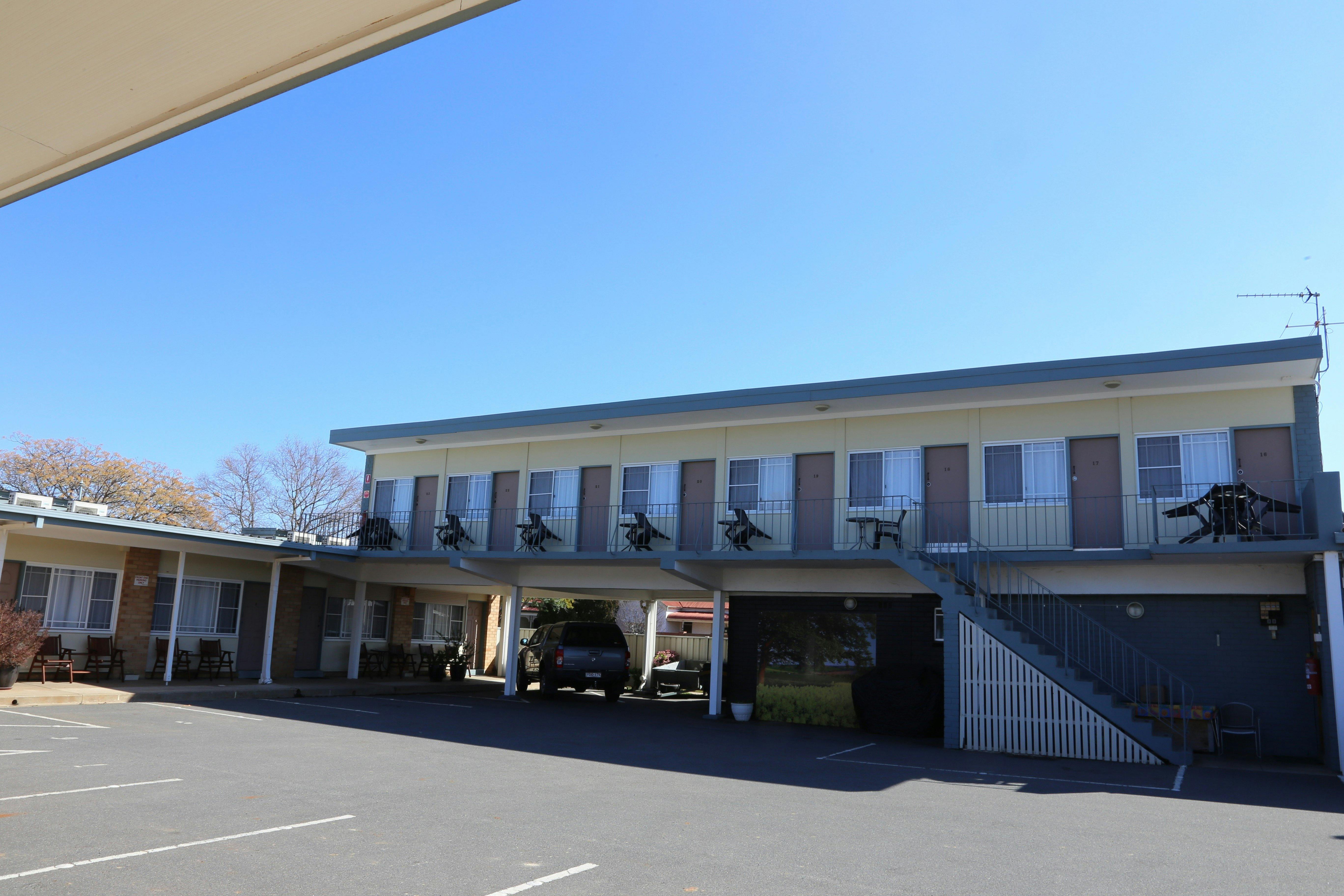 와틀 트리 모텔