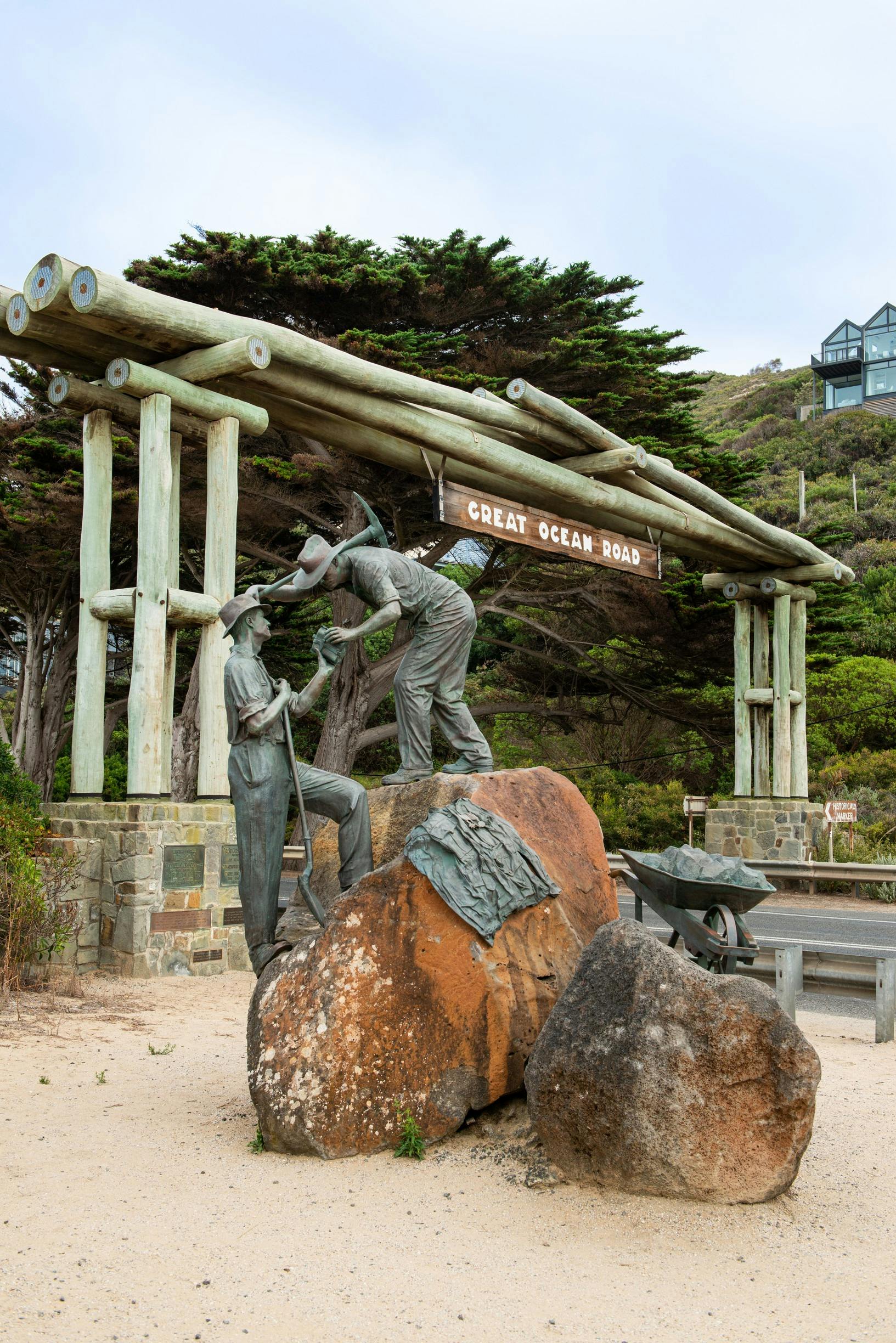Memorial Arch