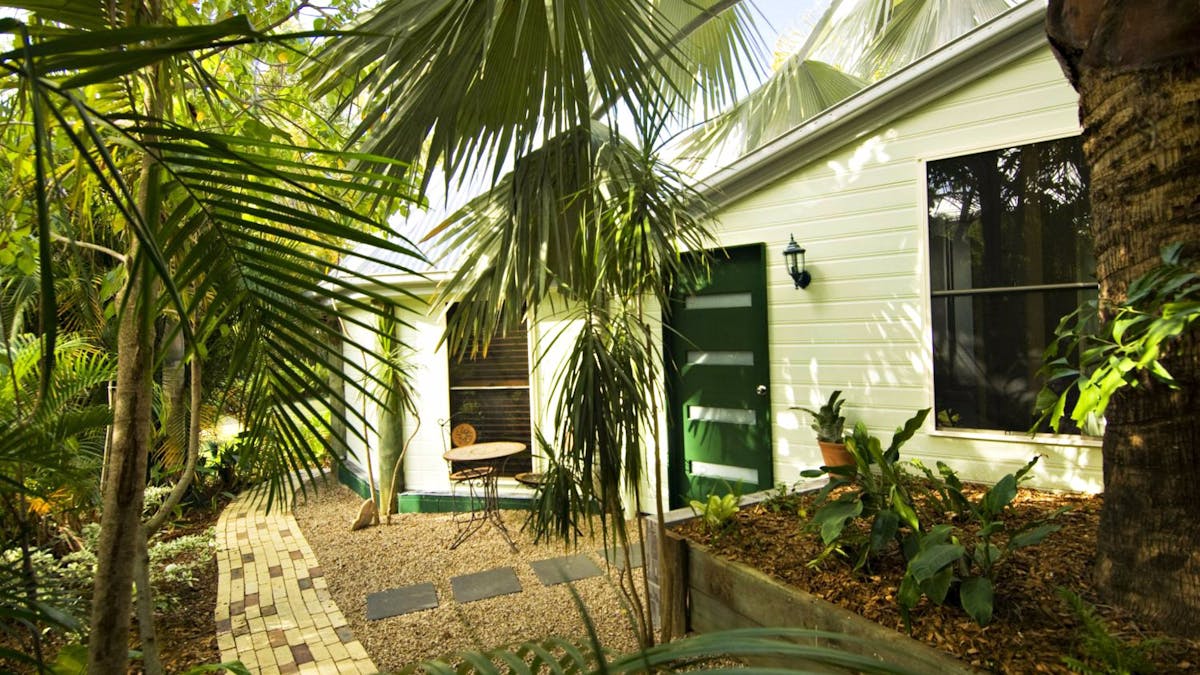 Bungalow Entry