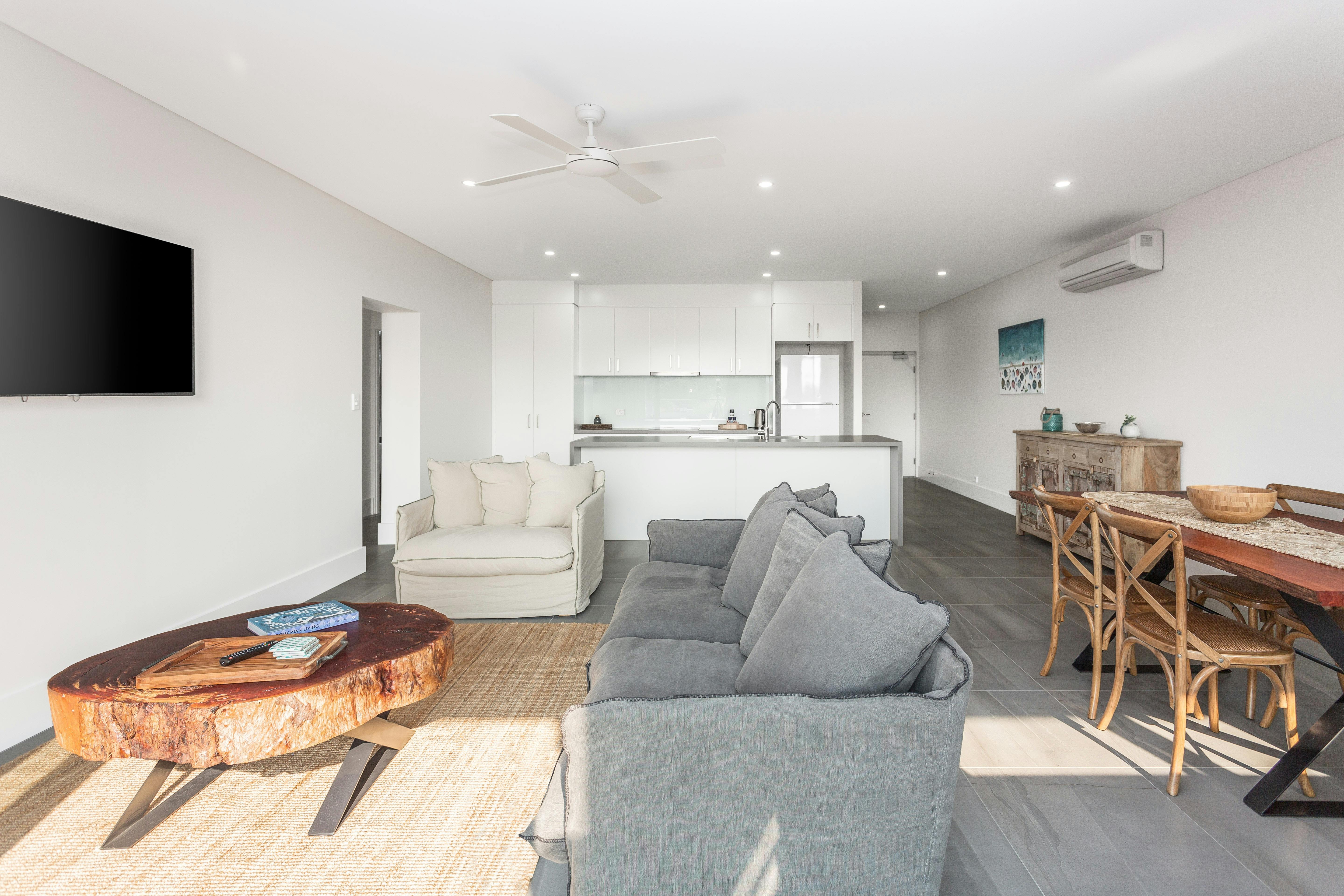 Ishtar Apartment 10 with Waterviews