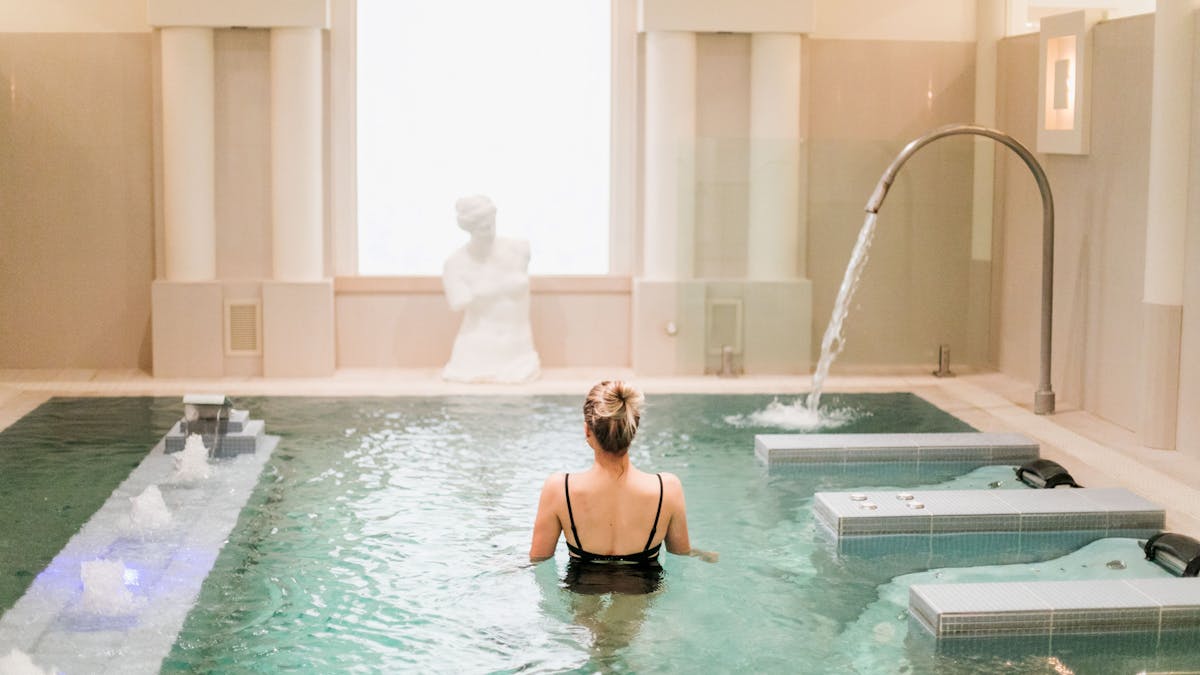 Noosa Springs Spa HydroMassage pool