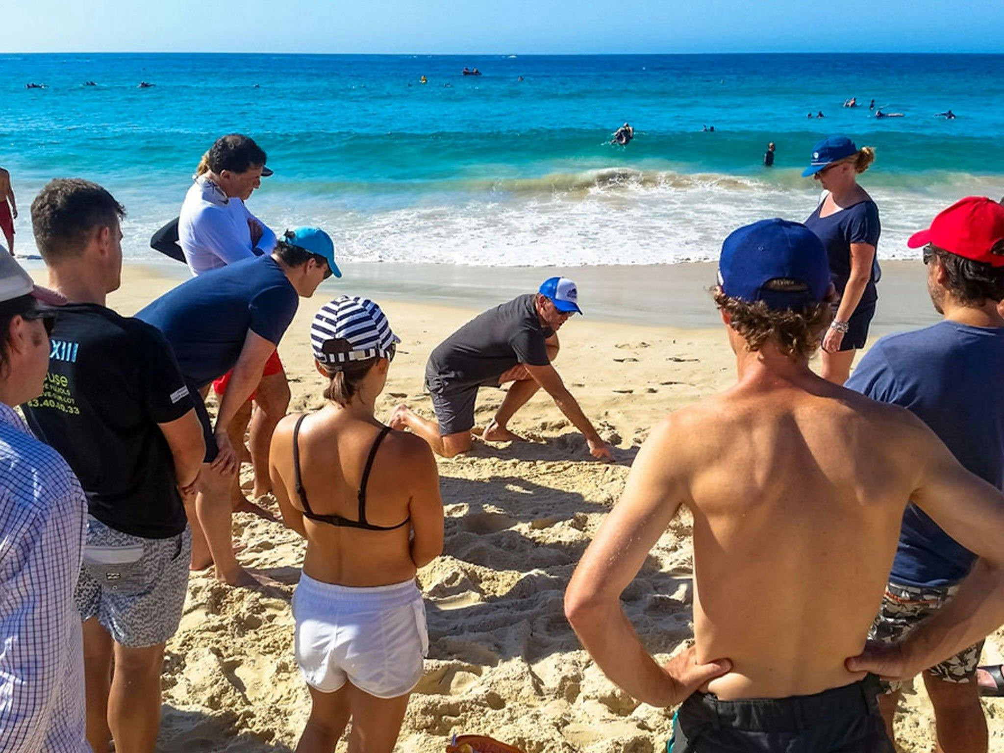 Instructor Andre with a theory session before the swim.