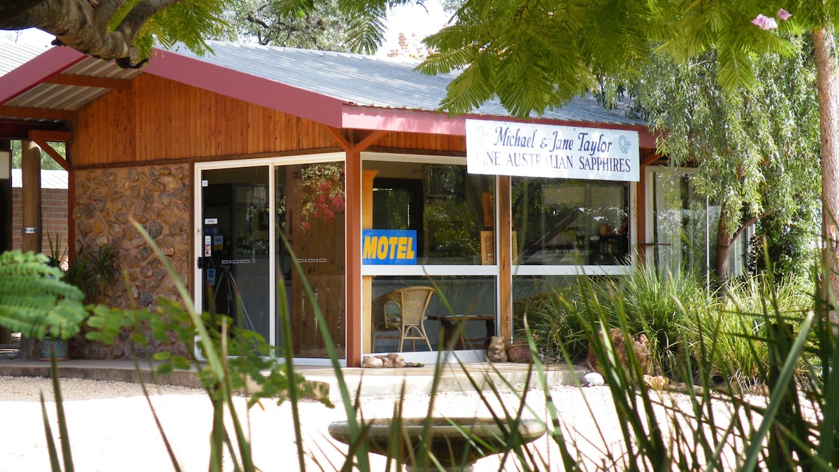 Taylors Fine Sapphire Shop on site Taylors Fine Sapphire Shop on site