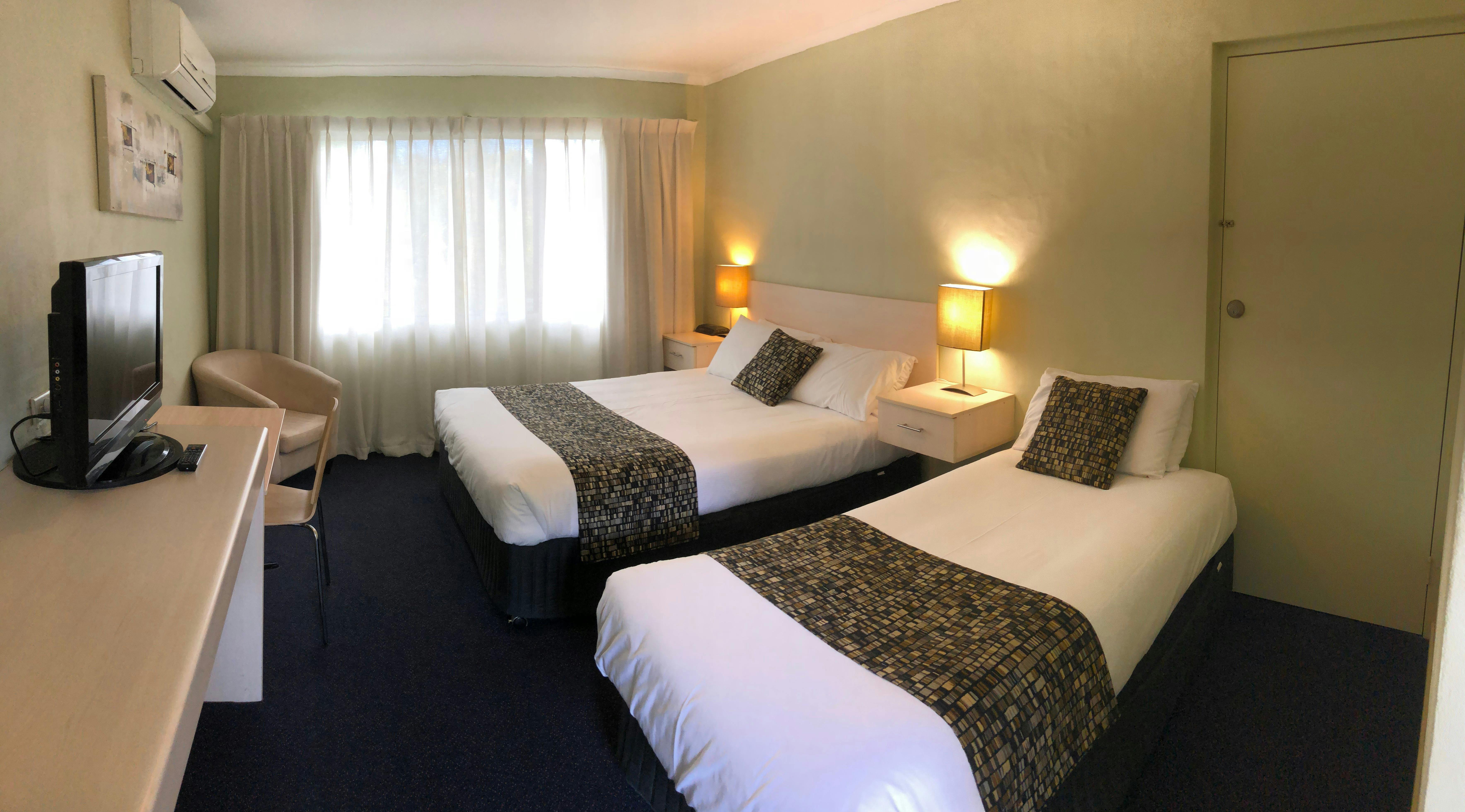 Standard Queen with Single