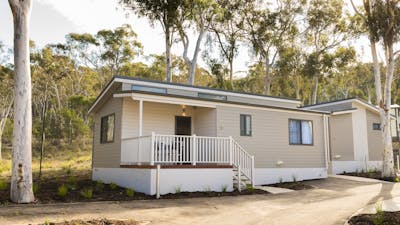 Alivio Tourist Park Canberra Garden Villa external view