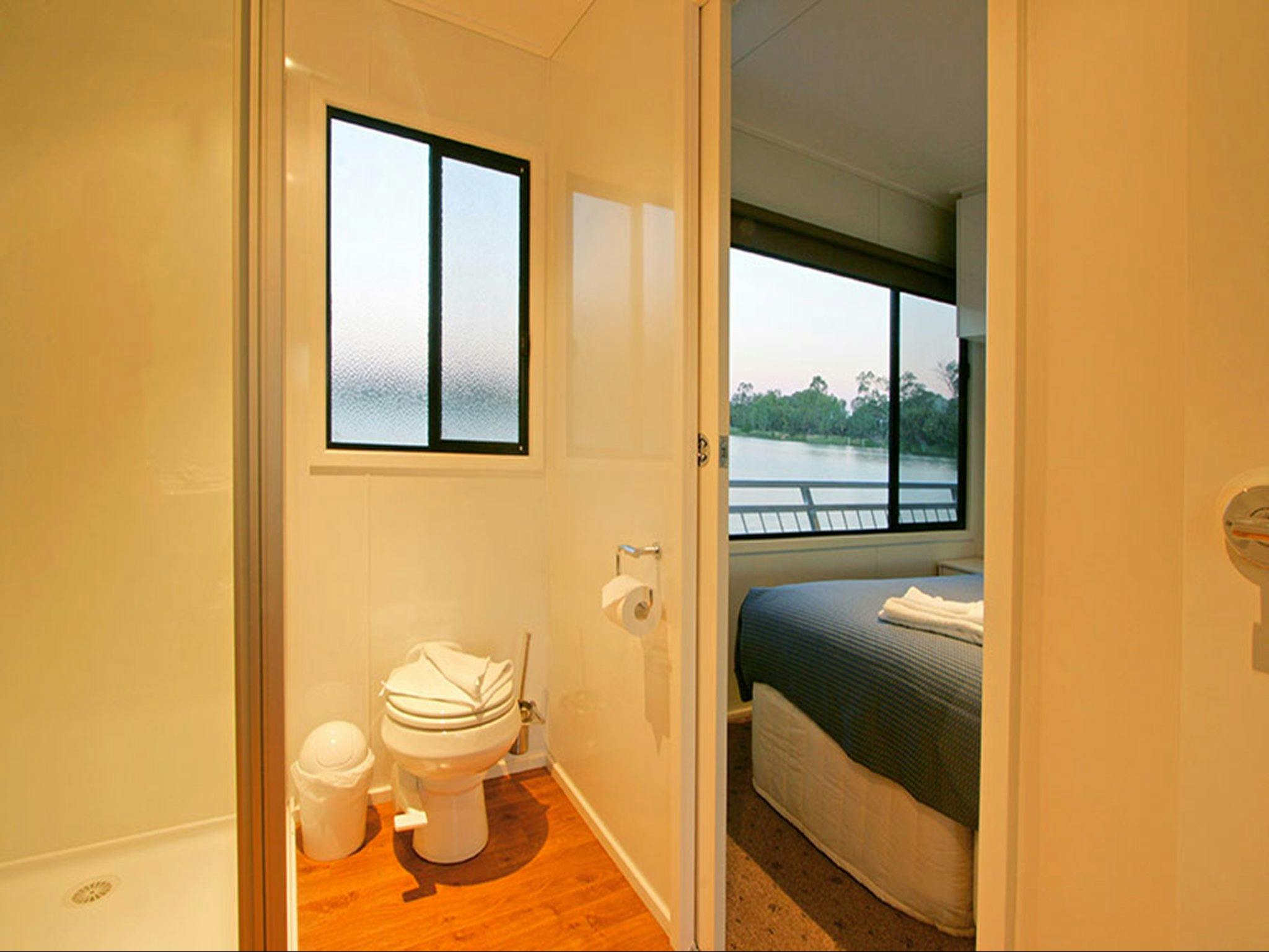 Absolute Indulgence ensuite