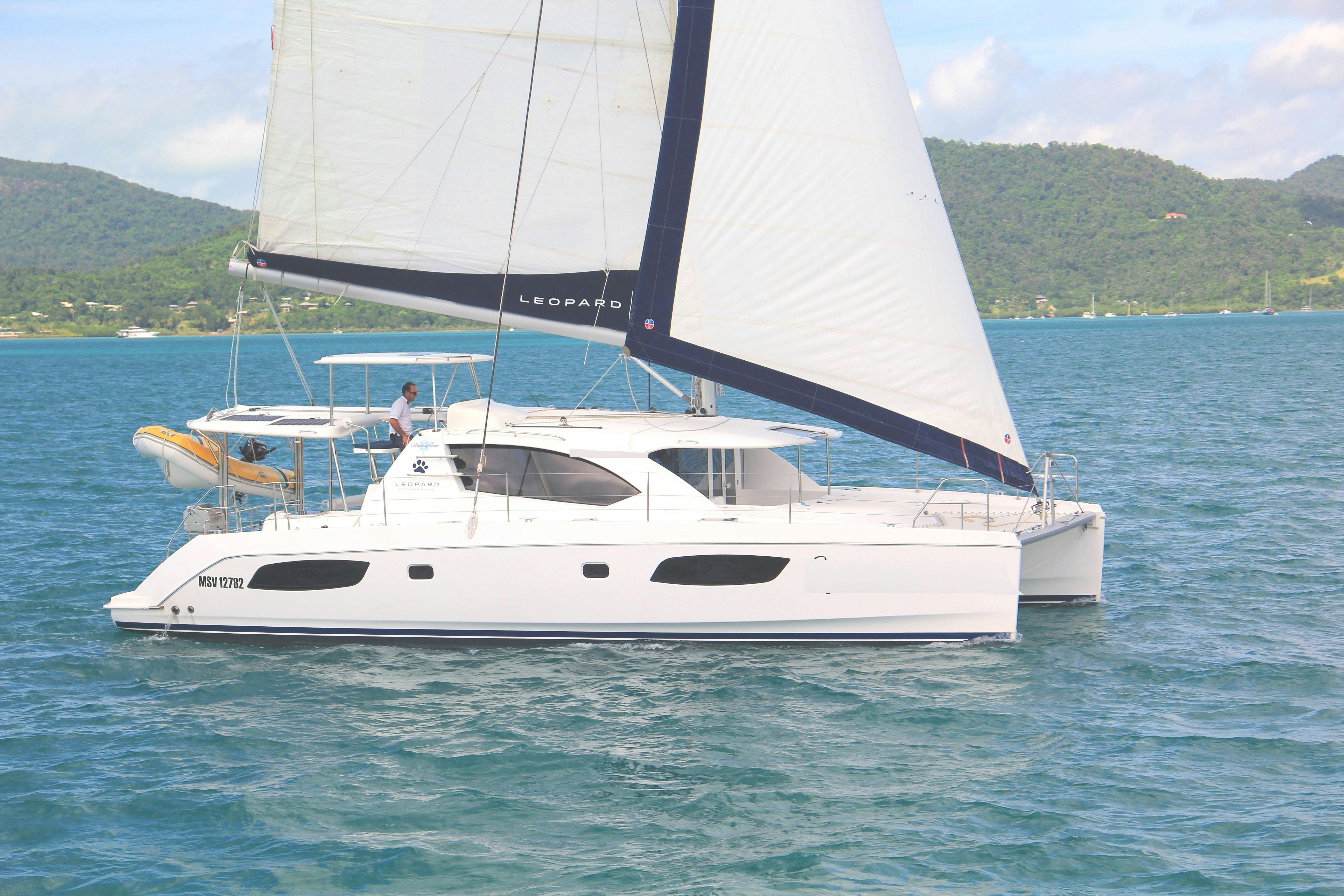 Sailing Catamaran - Leopard 44.4