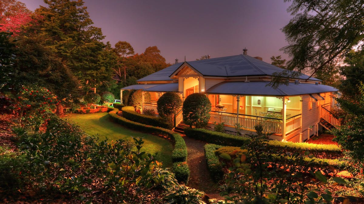 Superb 4 bedroom 4 bathroom Manor