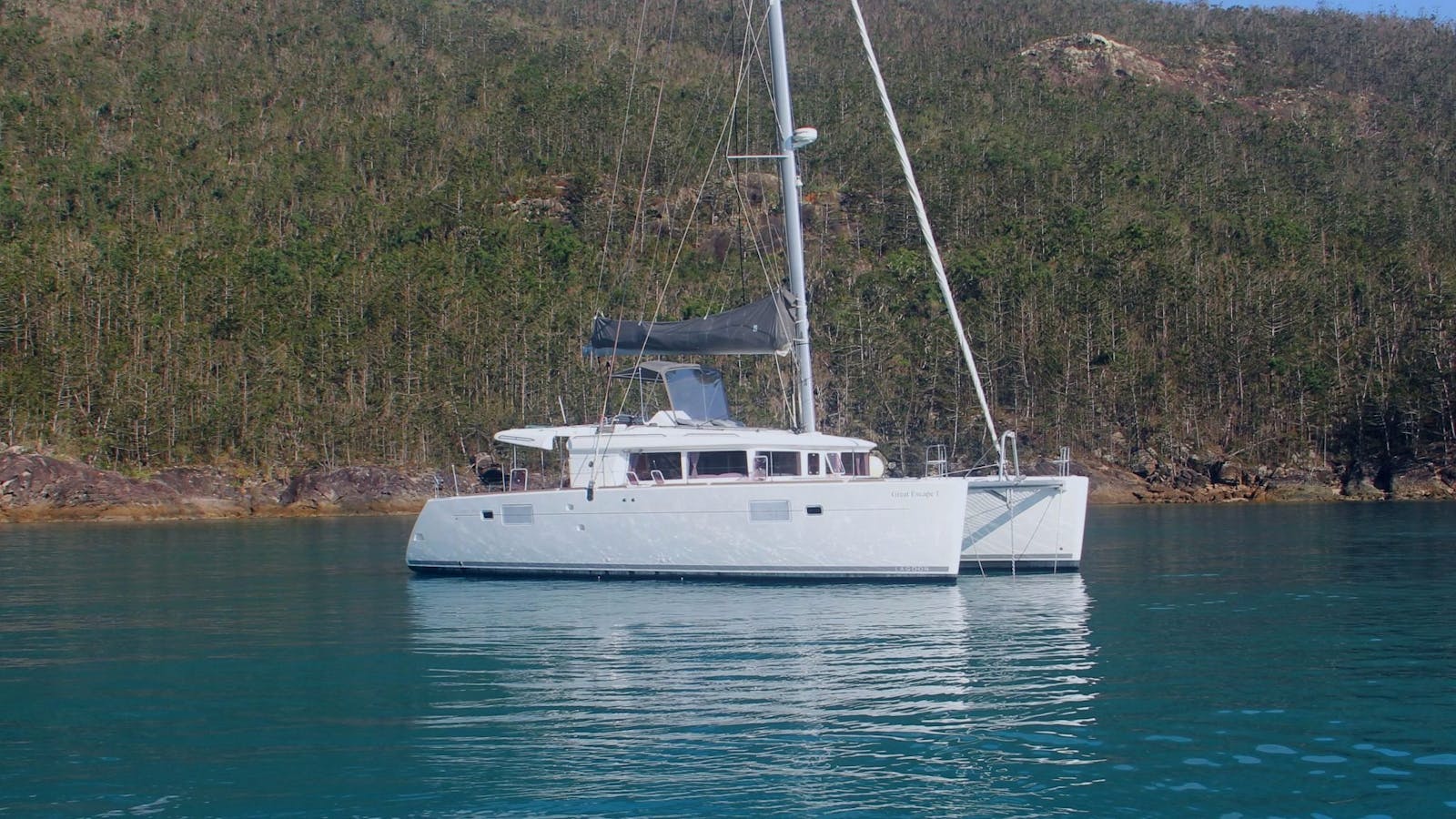 Whitsunday Escape Lagoon 450 Flybridge