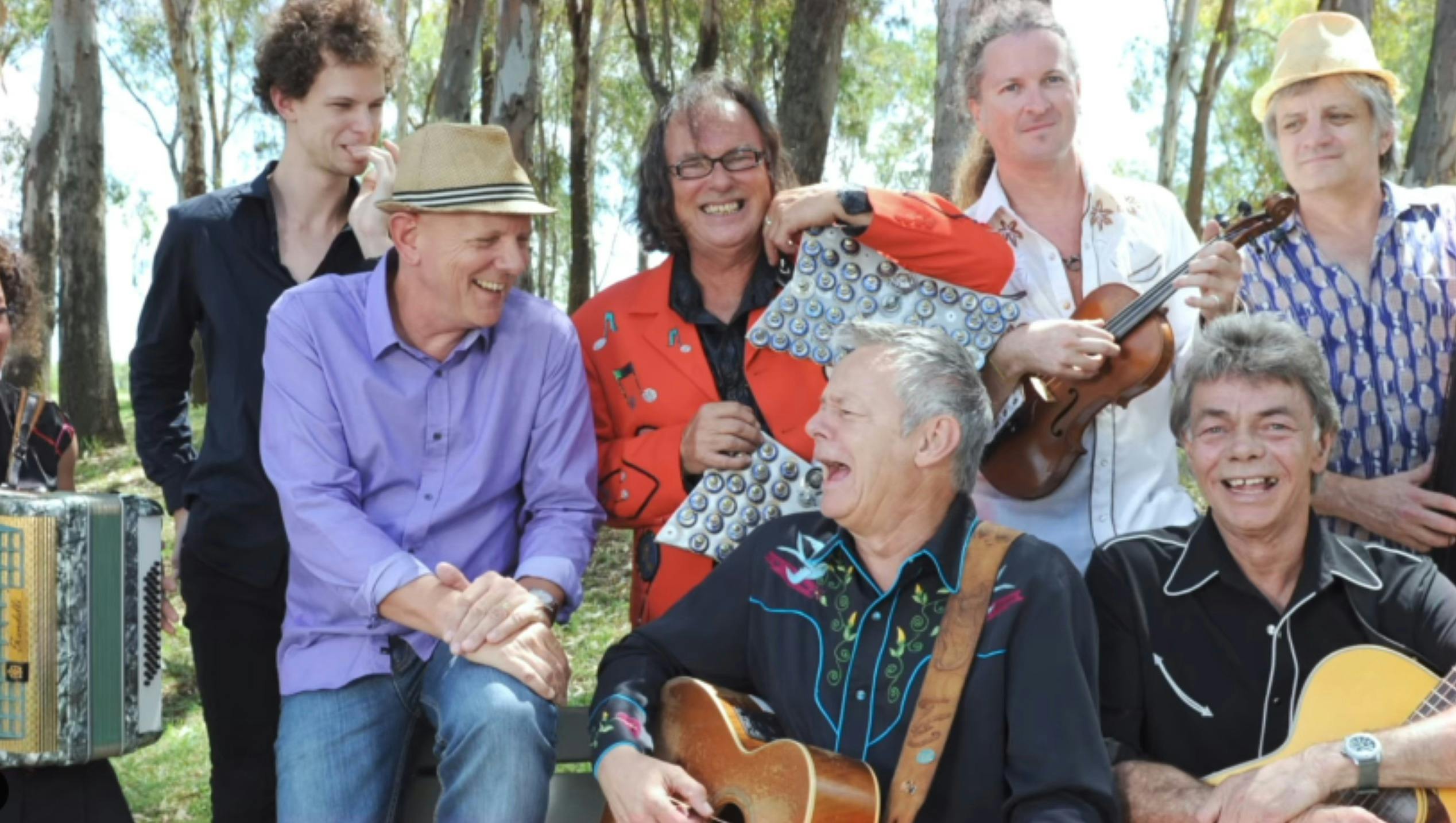 The Bushwackers Christmas on the Green