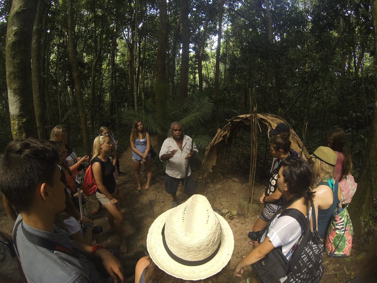 Aboriginal culture in Daintree student groups