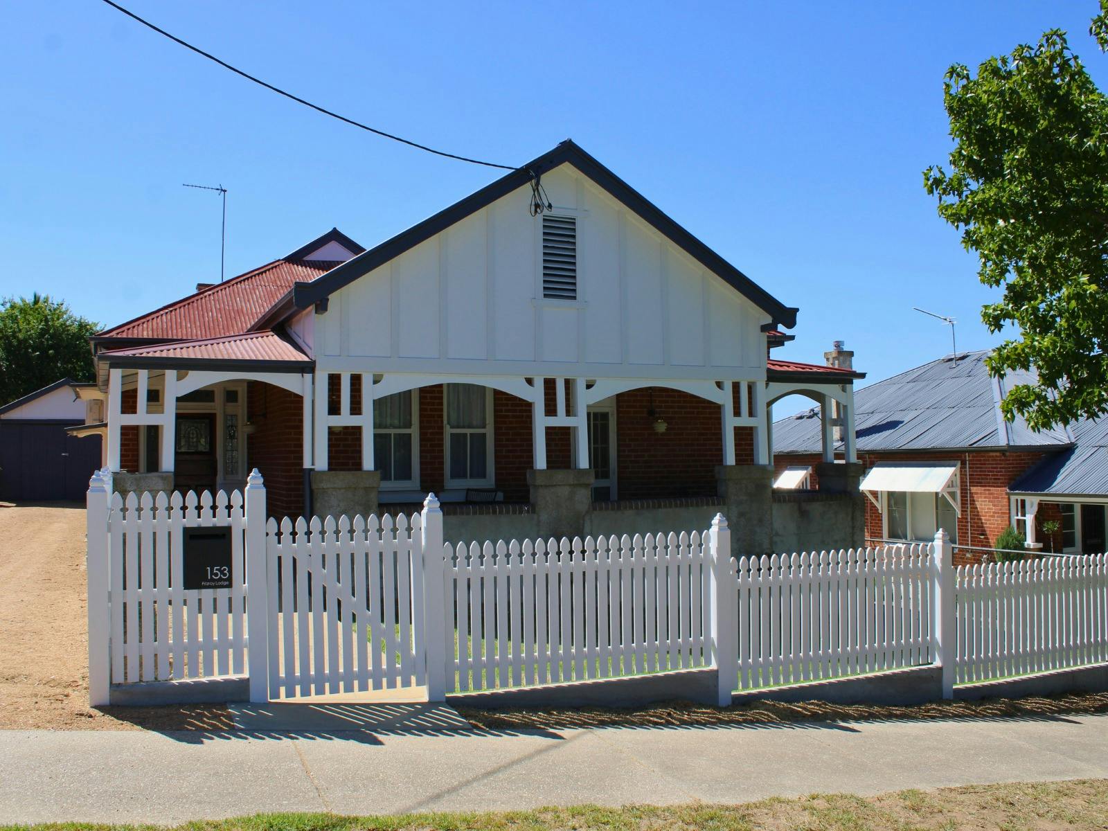 Fitzroy Lodge and Fitzroy Flat