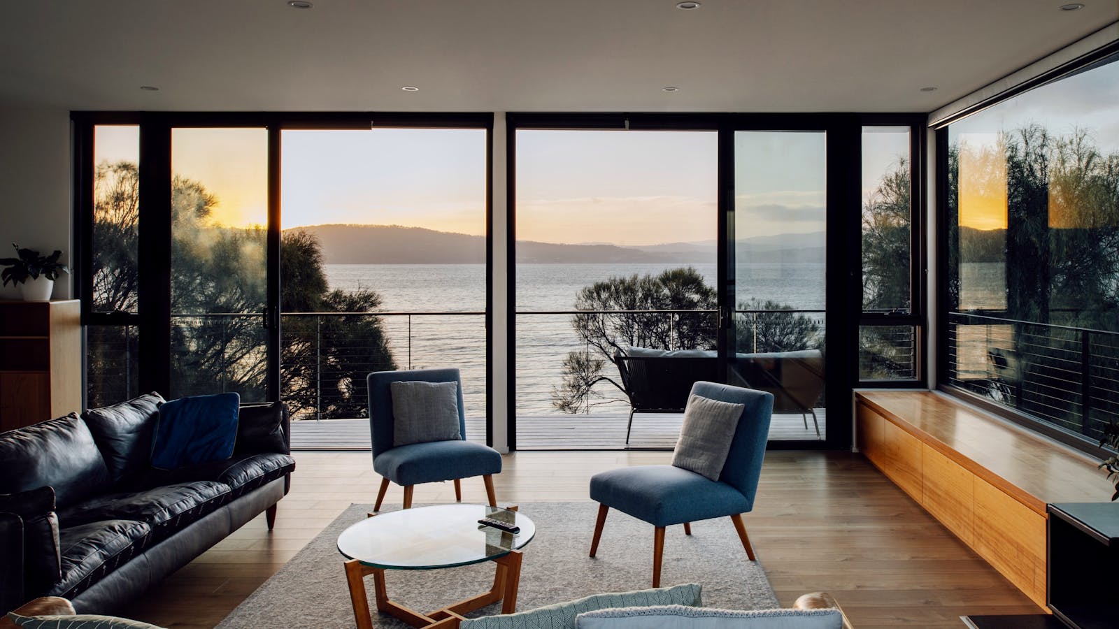 Wonderful water views in front of your own