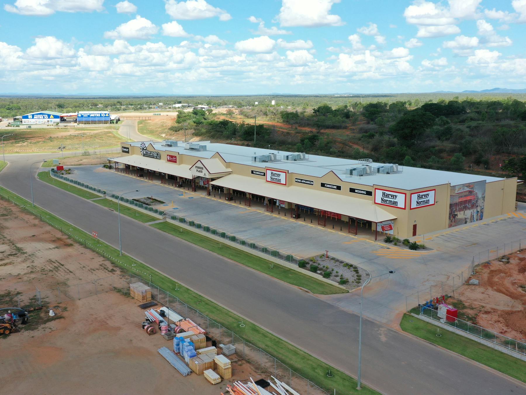 Retailers - Goldtower Central