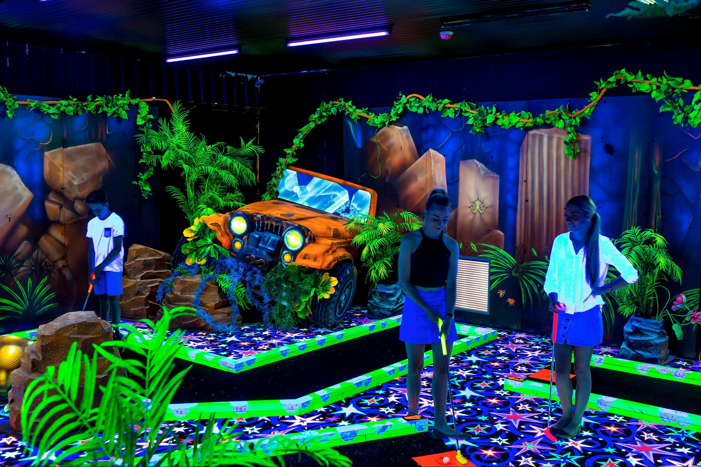 Glow in the dark mini golf