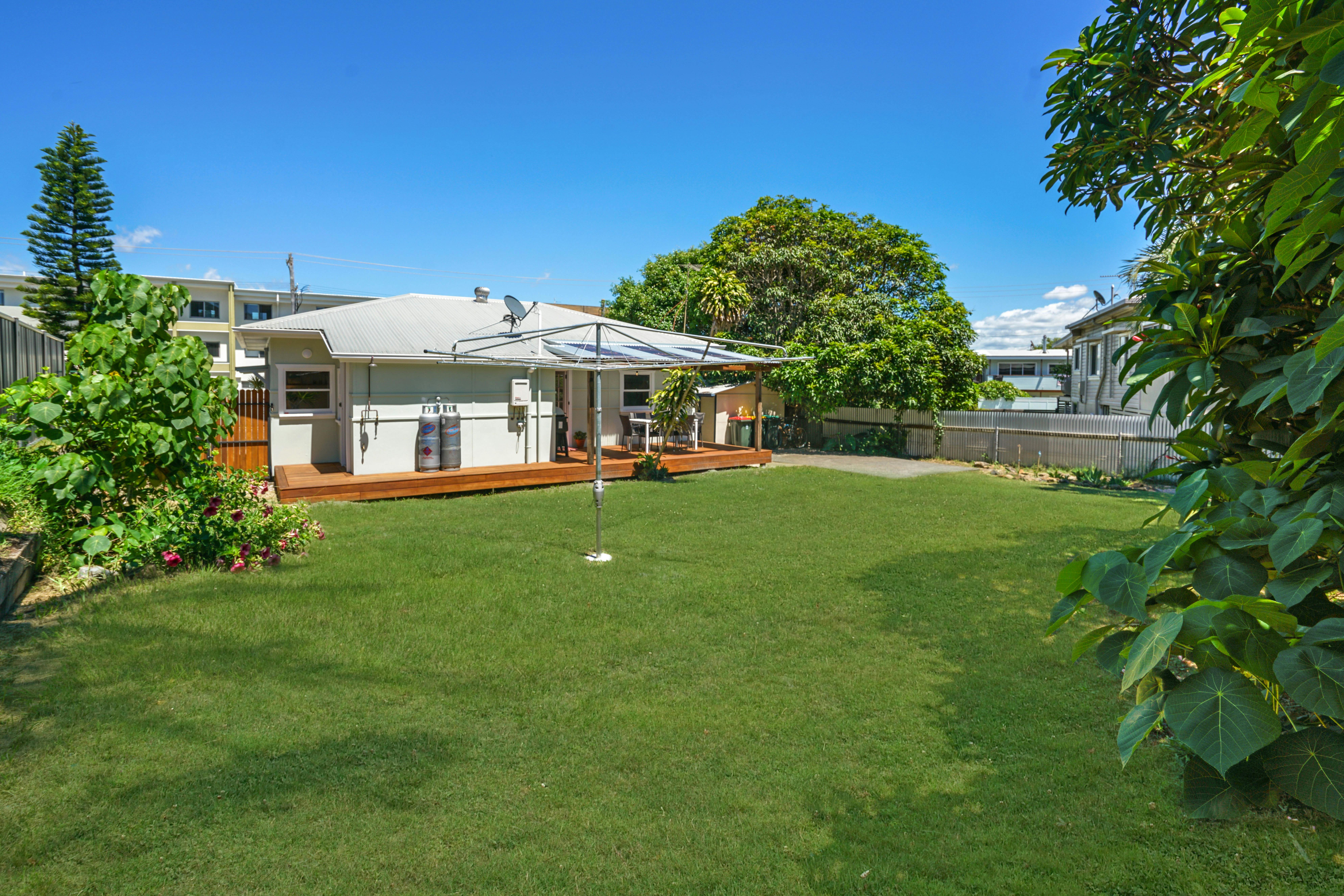 Dougy’s Beach Shack NSW Holidays & Things to Do