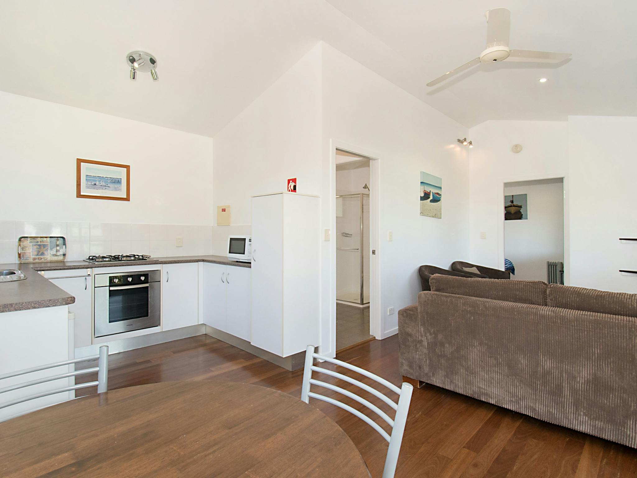 Kitchen and lounge area
