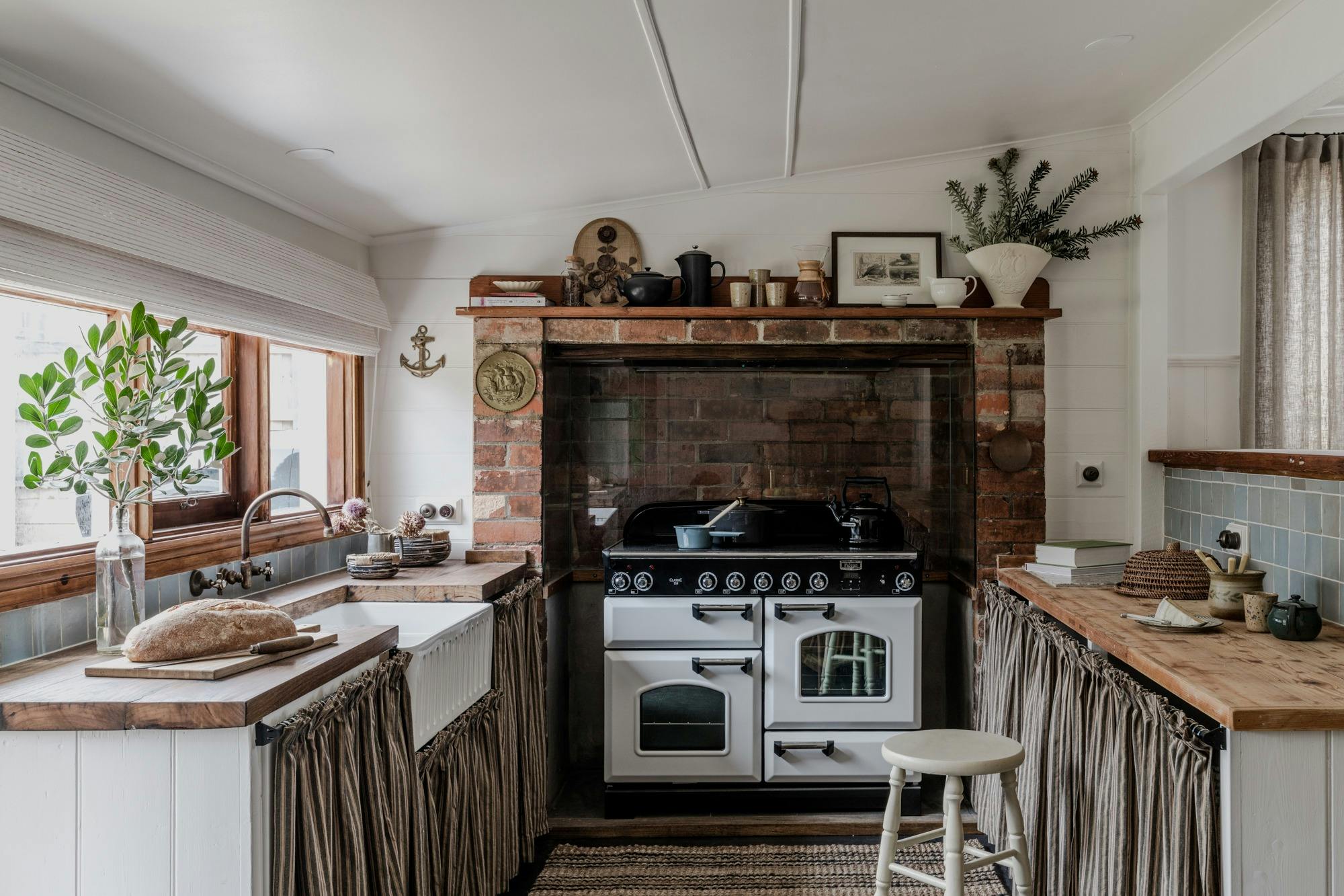 Cook a grand feast or mix a G&T - the choice is yours.