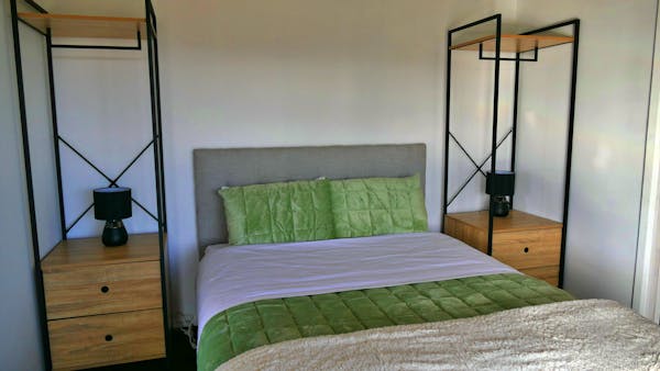 Vineyard Chalet Queen Bedroom